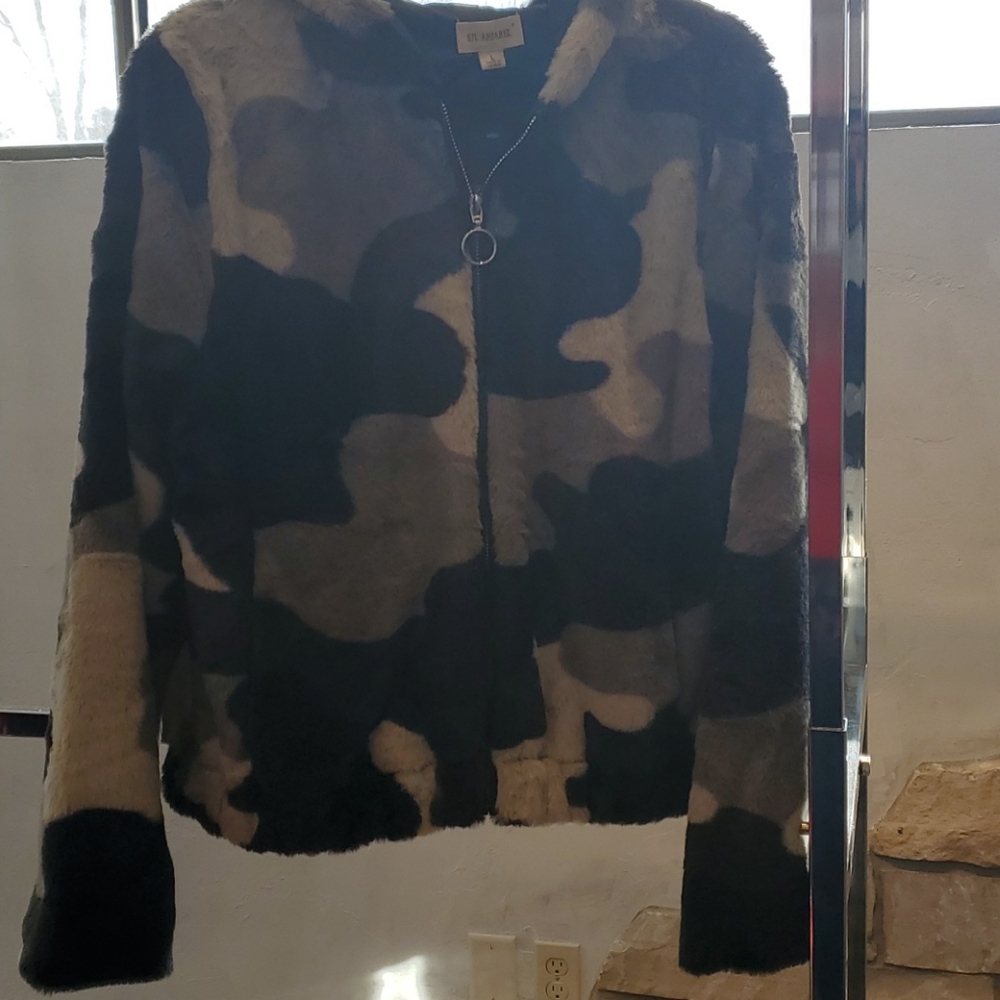 Women's clothing